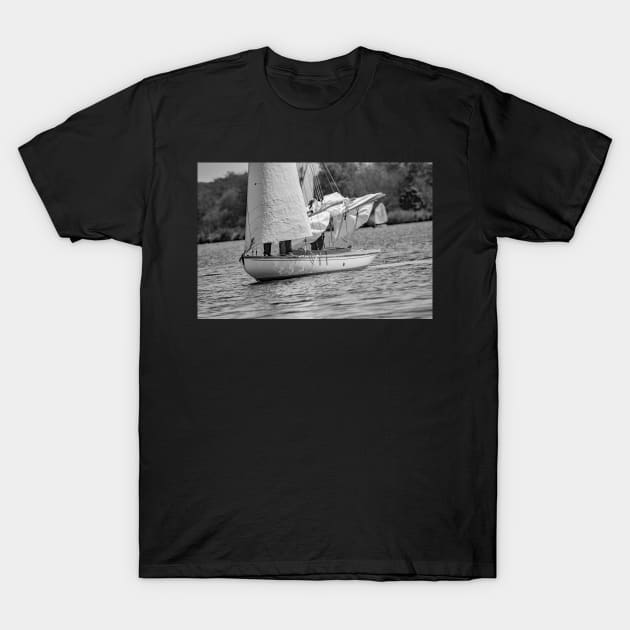 Sailing boat on Wroxham Broad in the heart of the Norfolk Broads T-Shirt by yackers1